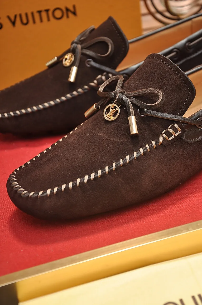 Men's men's shoes 💰420💶 [LV Doudou shoes] (water-dyed cowhide lining) new model is on the market, available on the official website. The new Doudou shoes are processed into single-color materials, and the uppers are made of imported cowhide material. The body of the shoe is fully hemmed with mark thread, and is lined with imported original cowhide leather. The elegant shoe shape is super suitable for all-matching, and the size is 38-44.